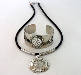 Biżuteria artystyczna- metaloplastyka  Rozetka