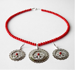 biżuteria artystyczna - Rozetka ażurowa z czerwonym koralem 